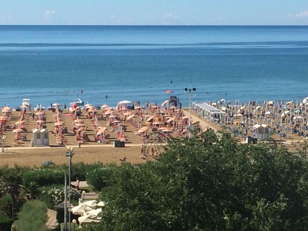 Girasole - Appartamenti Bibione Buitenkant foto