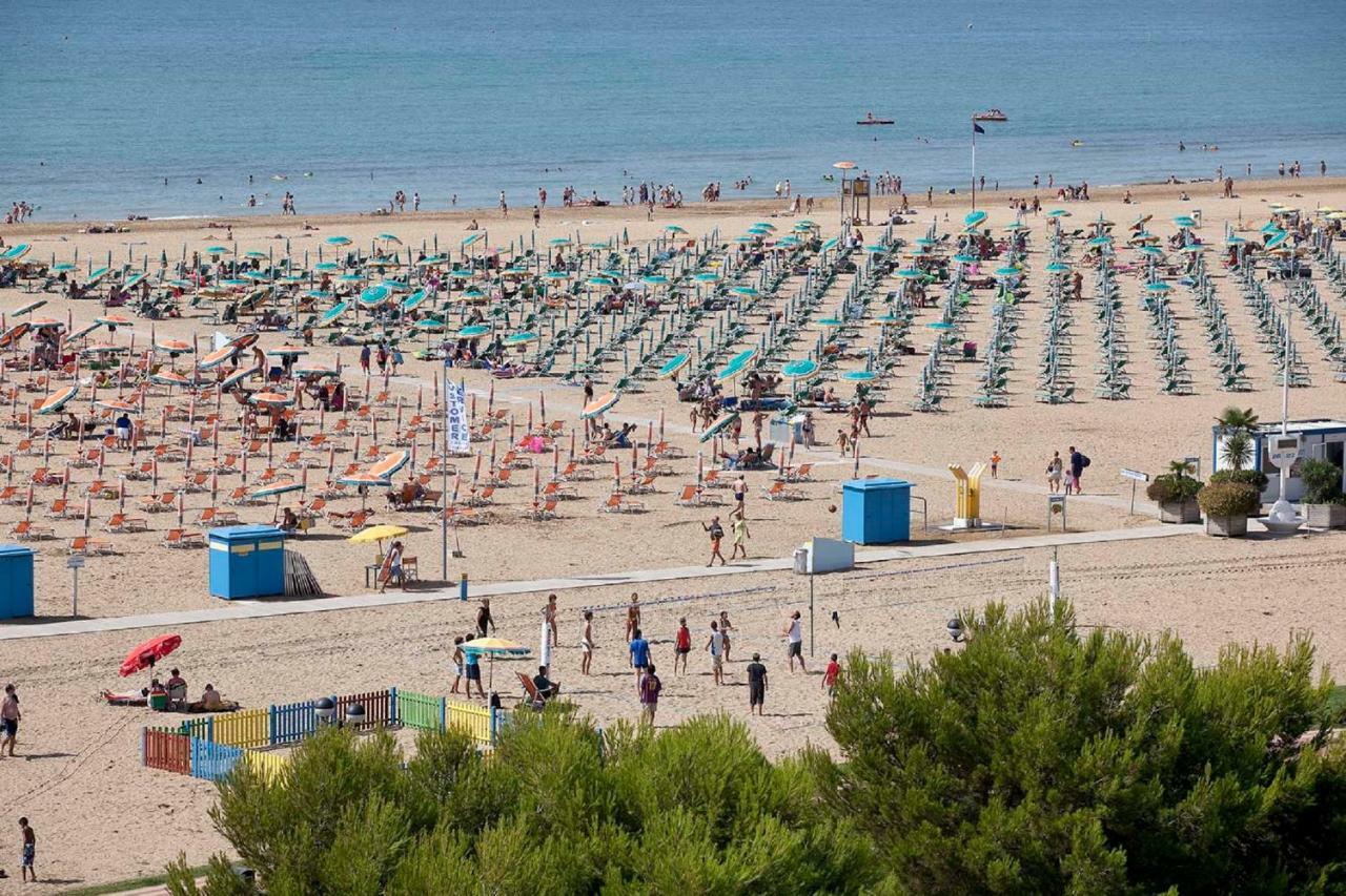 Girasole - Appartamenti Bibione Buitenkant foto